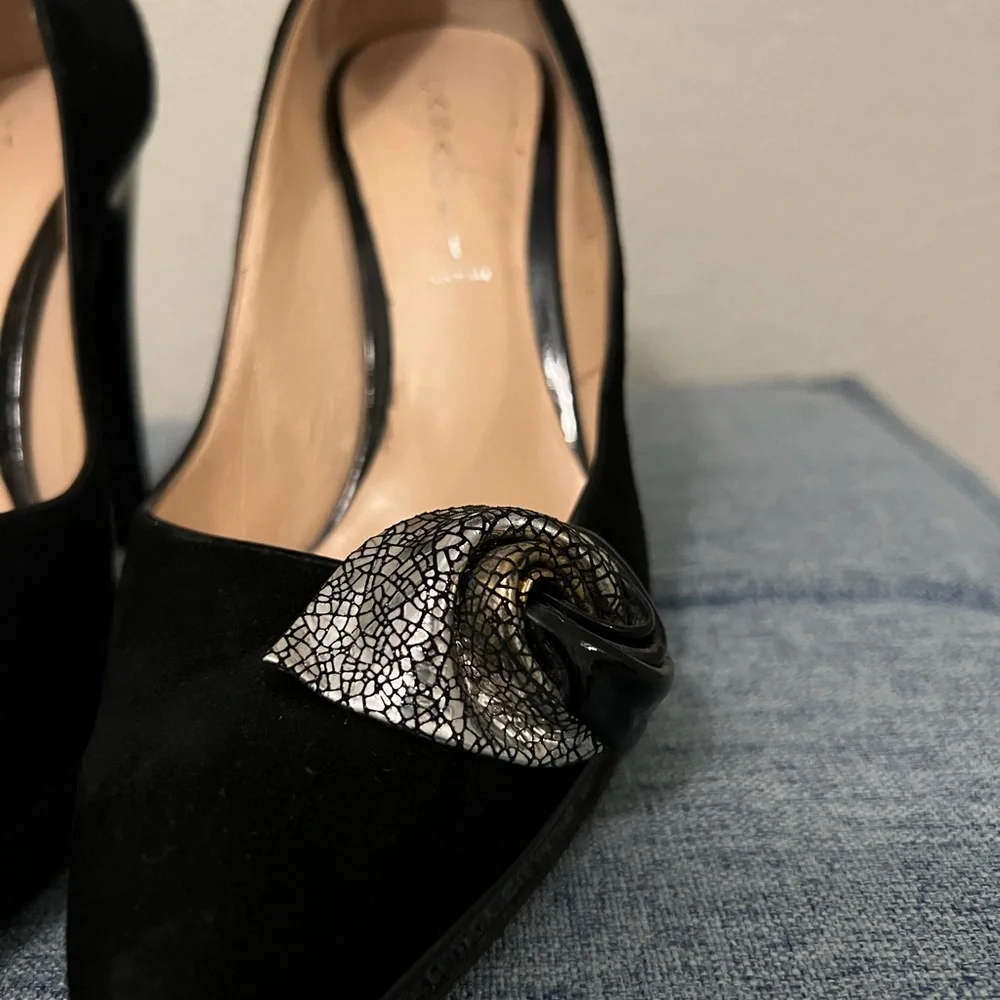 Black pumps - Picture 3 of 4